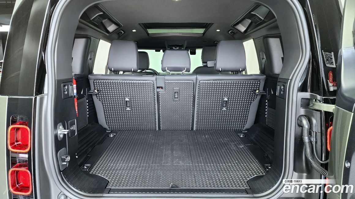Land Rover Defender 2025