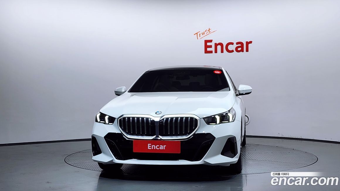 BMW 5-Series 2025