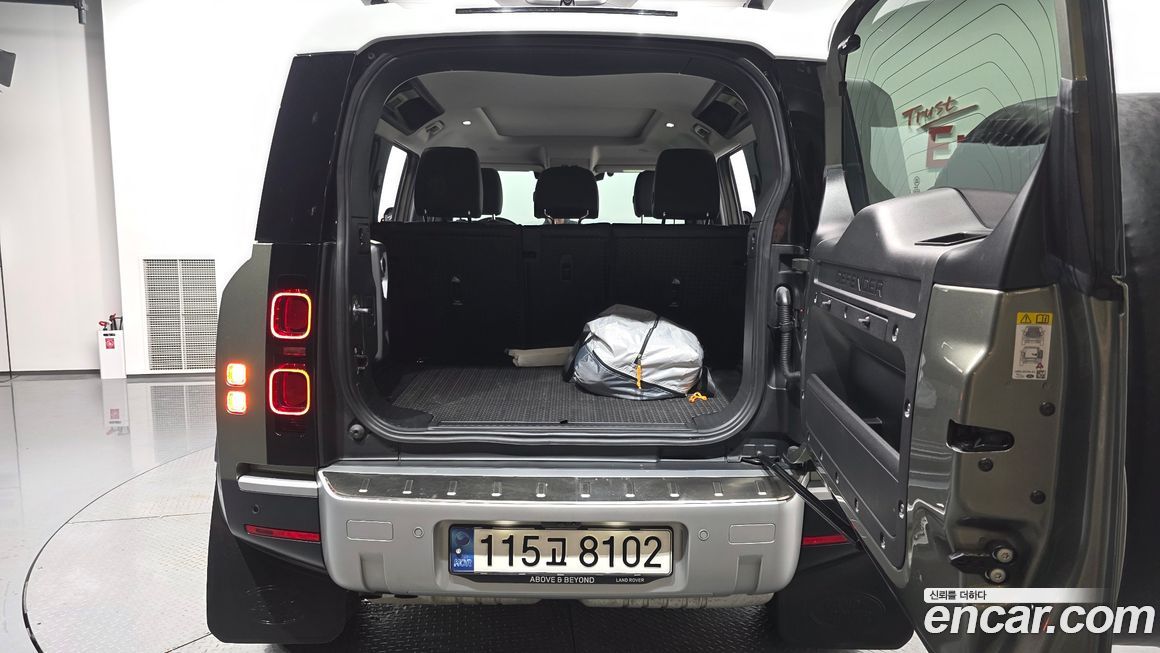 Land Rover Defender 2020