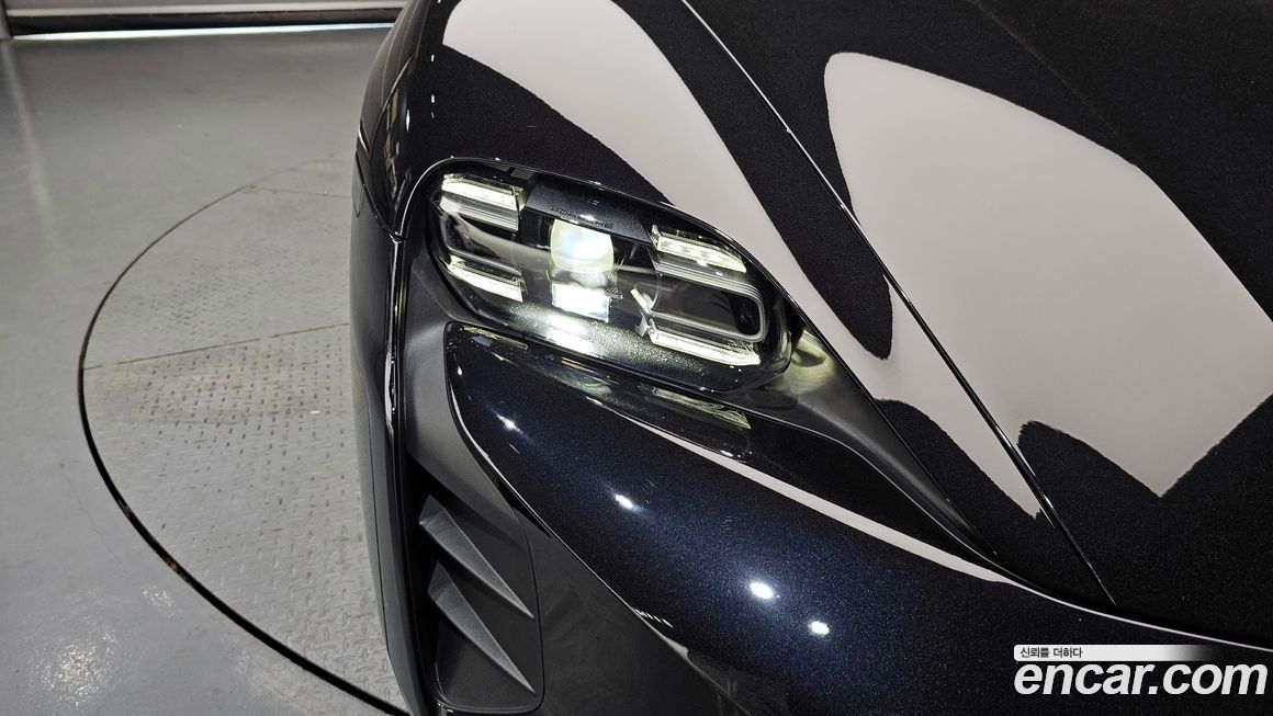 Porsche Taycan 2022