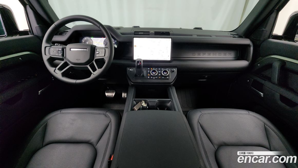 Land Rover Defender 2025