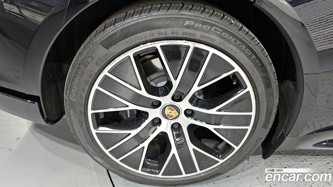 Porsche Taycan 2022
