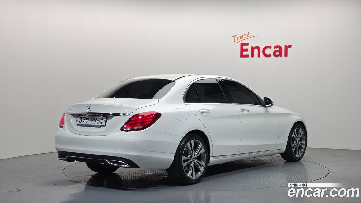 Mercedes-Benz C-Class 2018