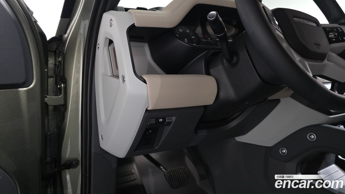 Land Rover Defender 2023