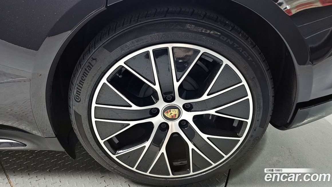 Porsche Taycan 2022