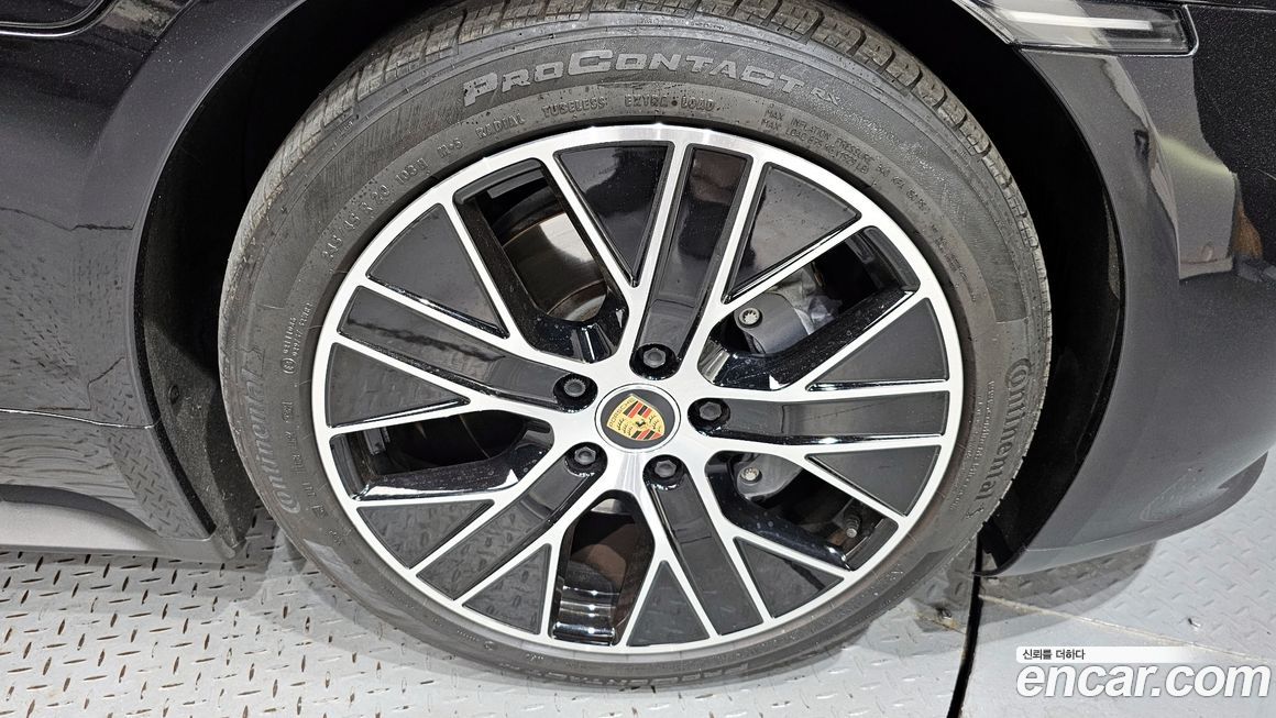 Porsche Taycan 2022