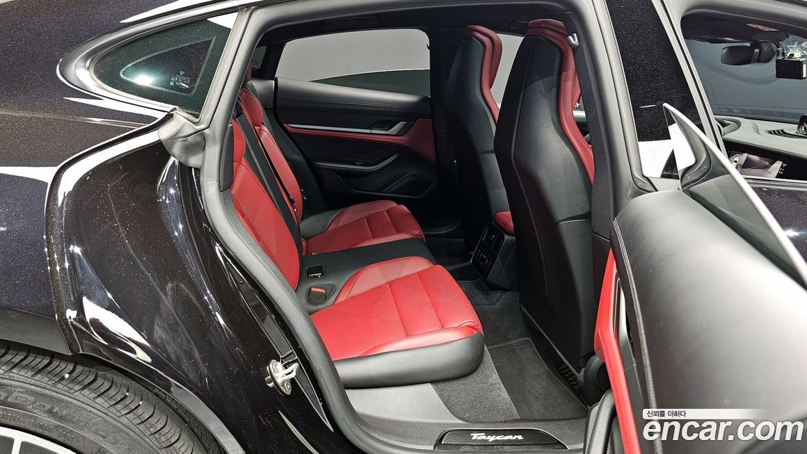 Porsche Taycan 2022