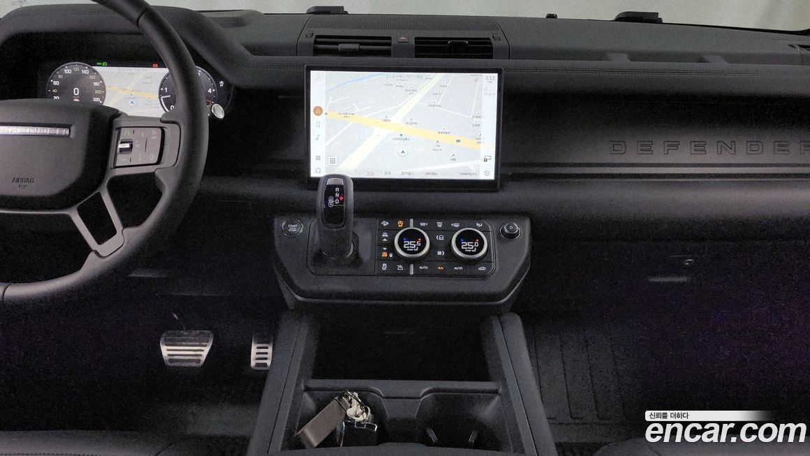 Land Rover Defender 2025