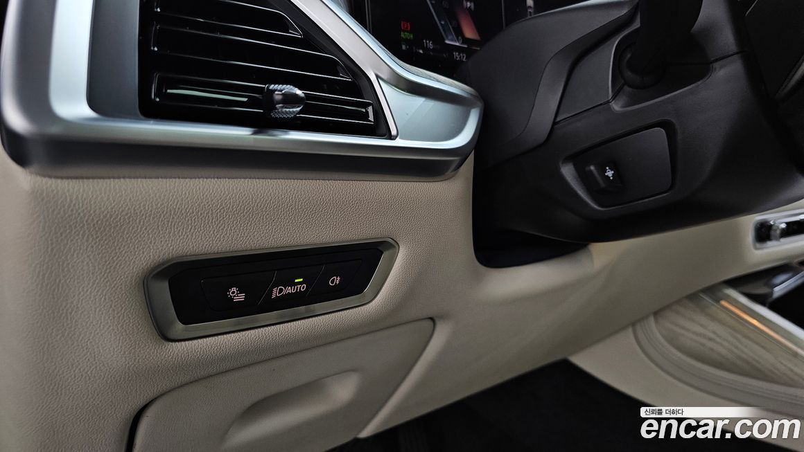 BMW X7 2025