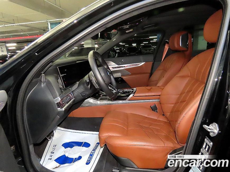 BMW 7-Series 2024