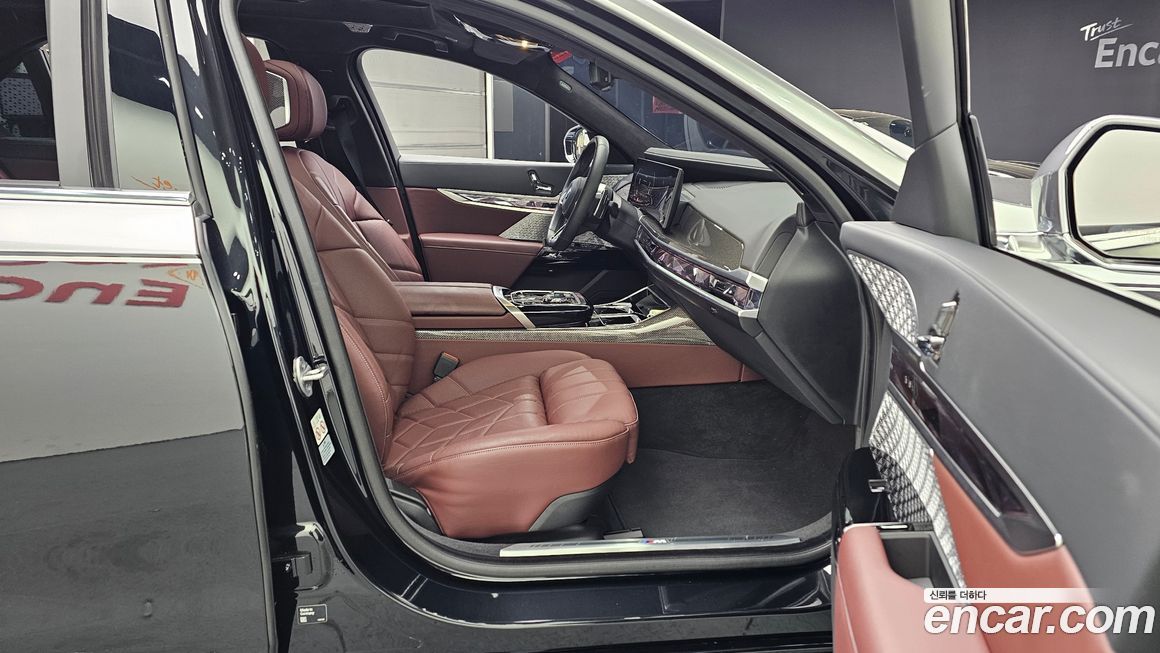 BMW 7-Series 2024