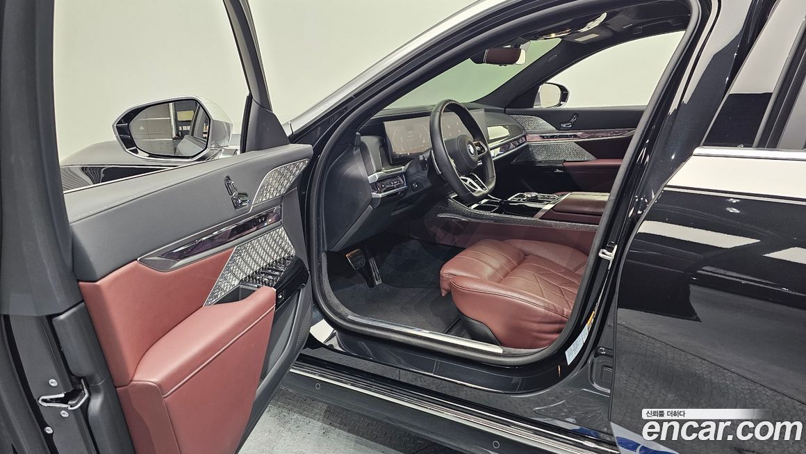 BMW 7-Series 2024