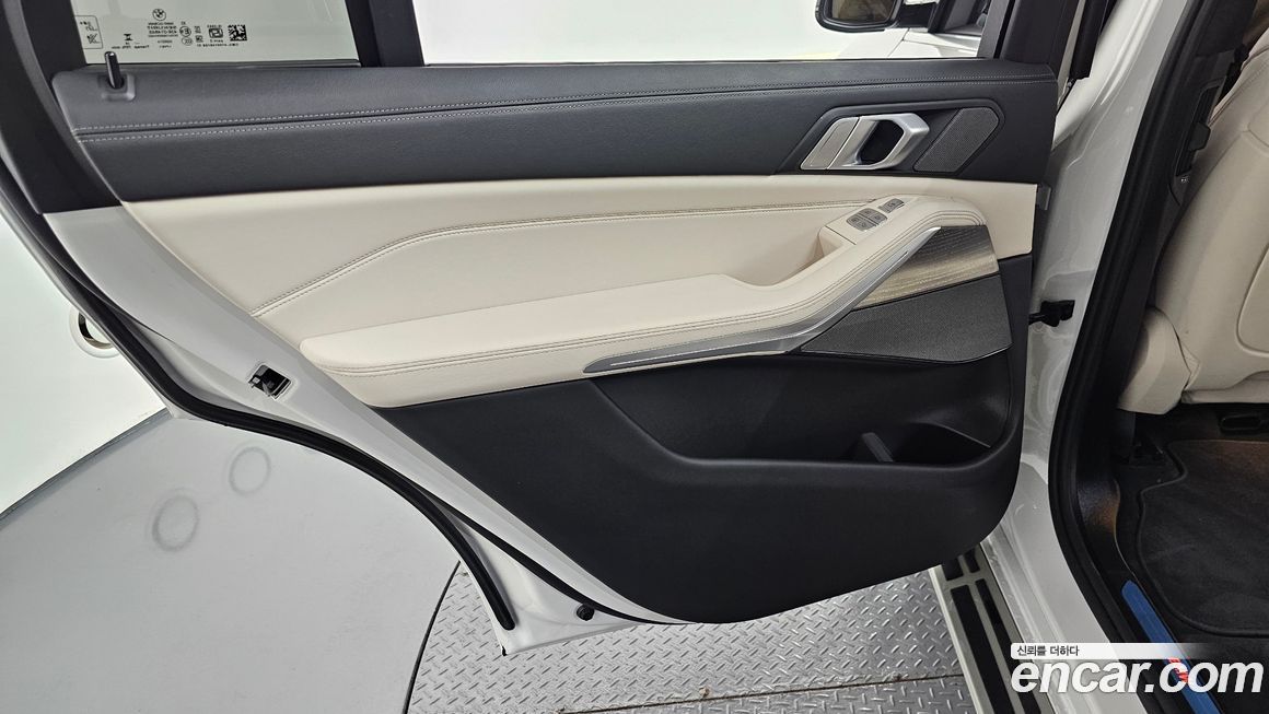 BMW X7 2025