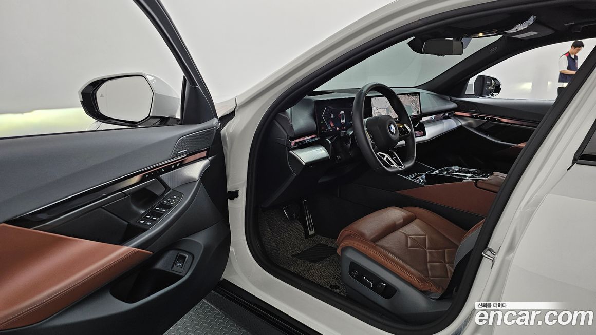BMW 5-Series 2025