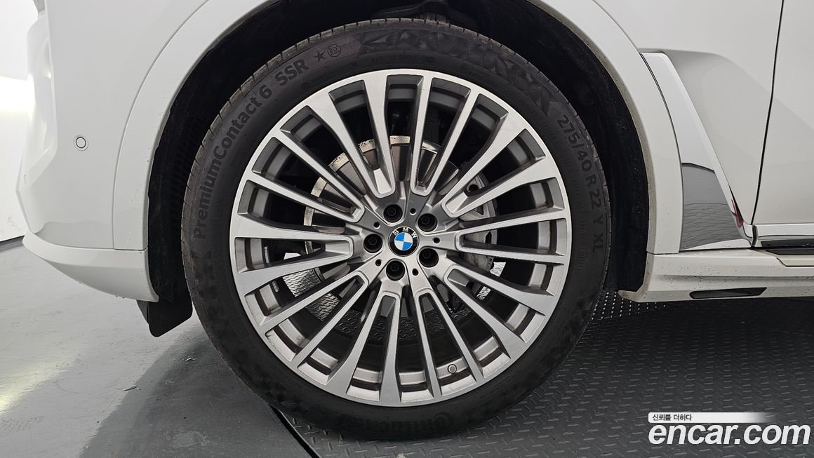 BMW X7 2025