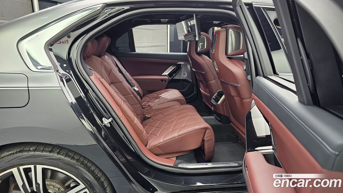 BMW 7-Series 2024