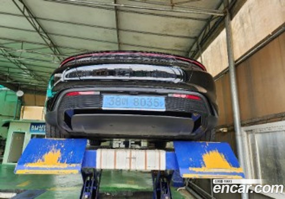 Porsche Taycan 2022