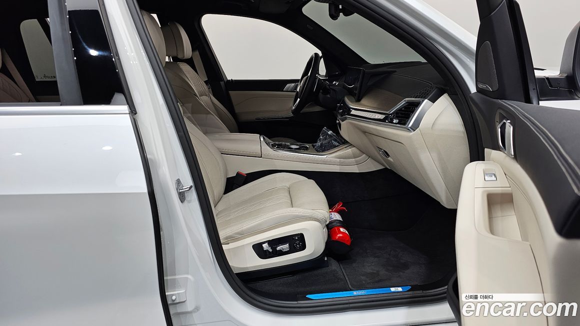 BMW X7 2025