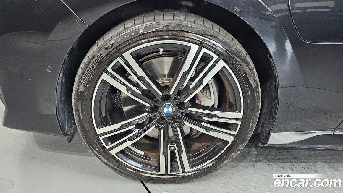 BMW 7-Series 2024