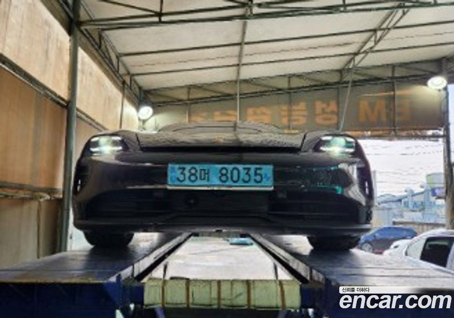 Porsche Taycan 2022