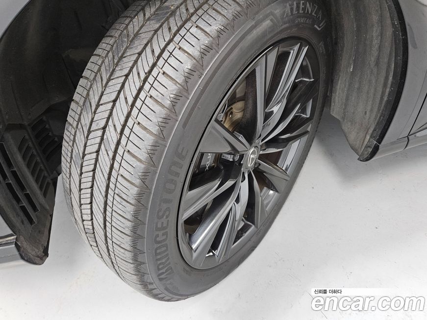 Lexus RX 2024