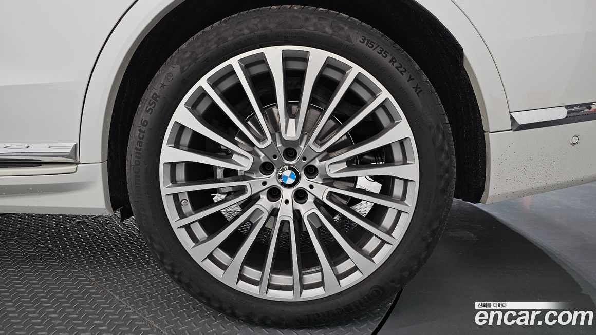BMW X7 2025