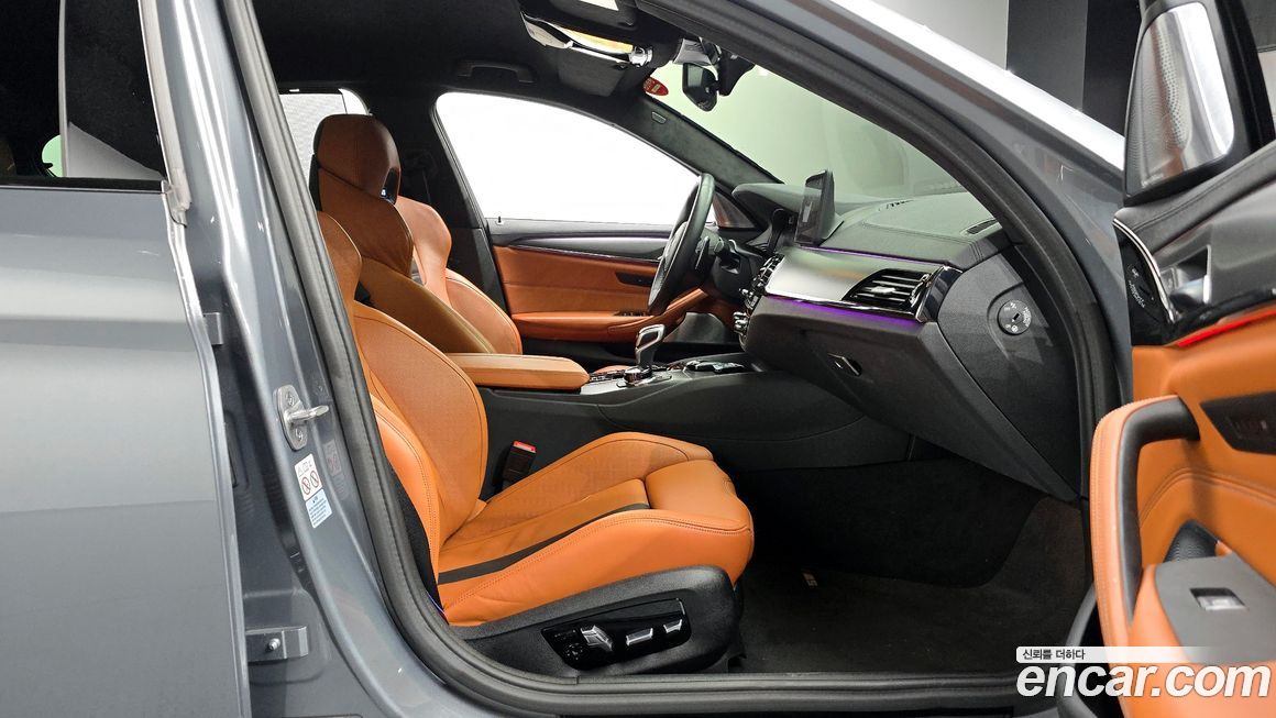 BMW M5 2023