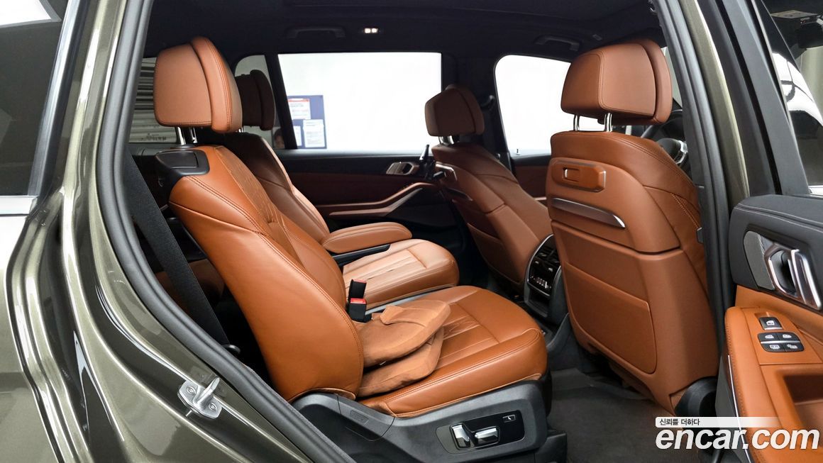 BMW X7 2025