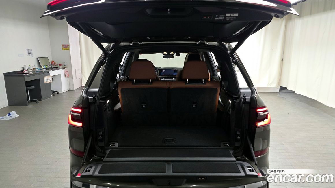 BMW X7 2025