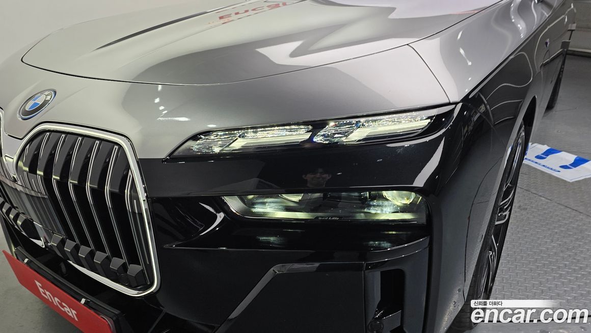 BMW 7-Series 2024