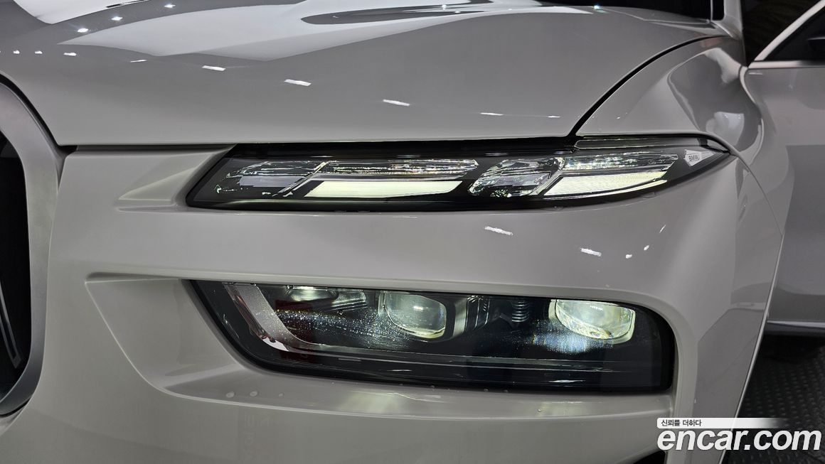 BMW X7 2025