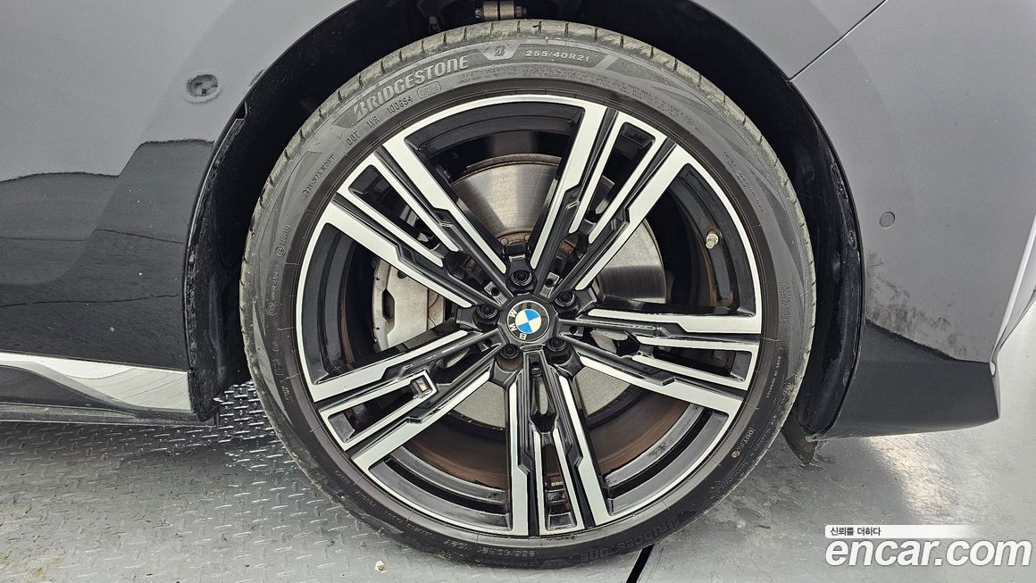BMW 7-Series 2024