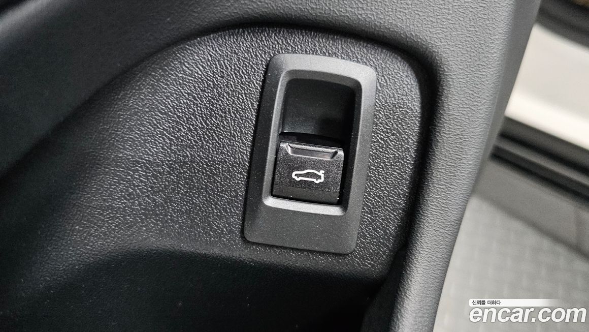 BMW 5-Series 2025