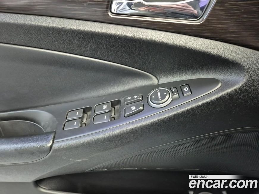Hyundai Sonata 2012