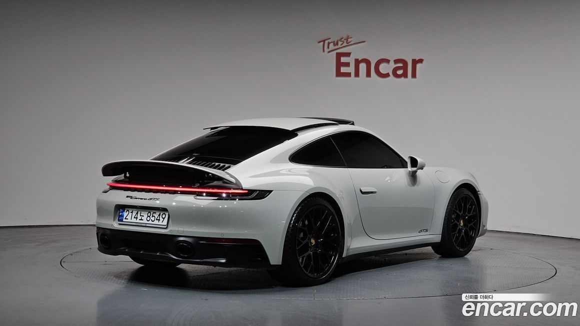 Porsche 911 2023