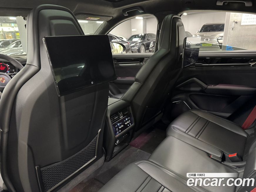 Porsche Cayenne 2025