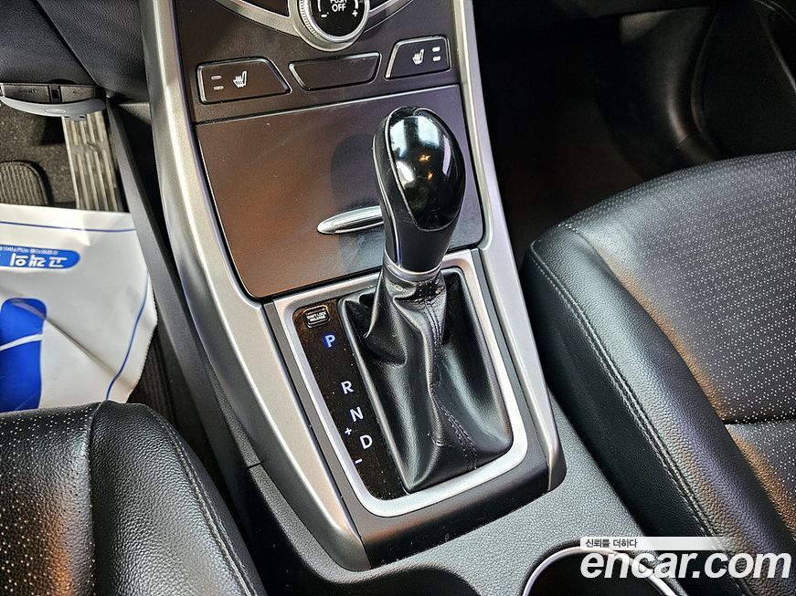 Hyundai AVANTE 2015