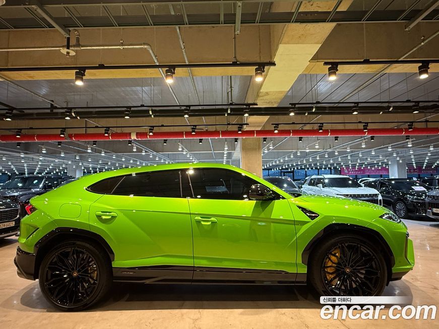 Lamborghini Urus 2026