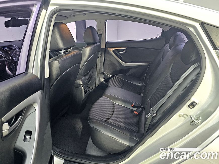 Hyundai AVANTE 2015