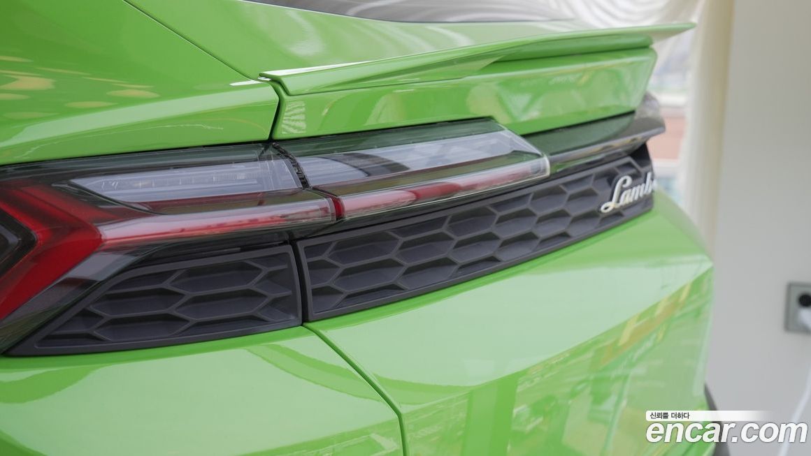Lamborghini Urus 2026