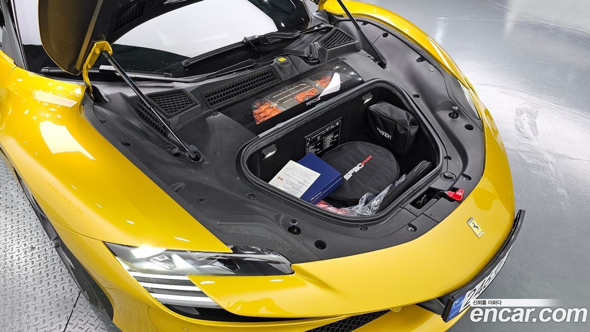 Ferrari SF90 2023