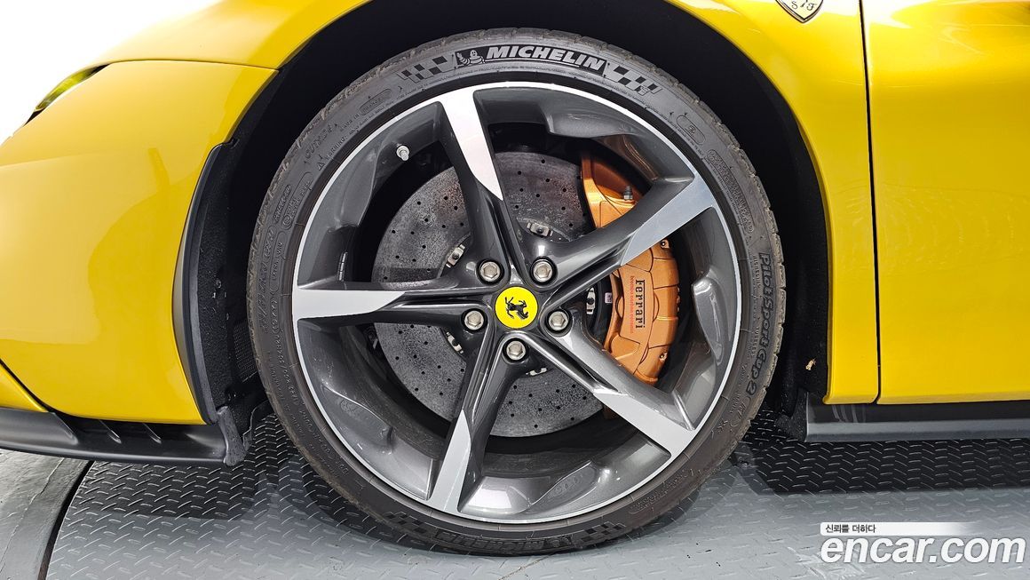 Ferrari SF90 2023