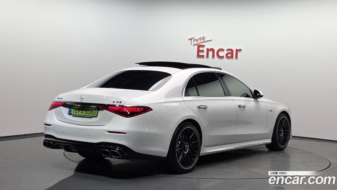 Mercedes-Benz S-Class 2025