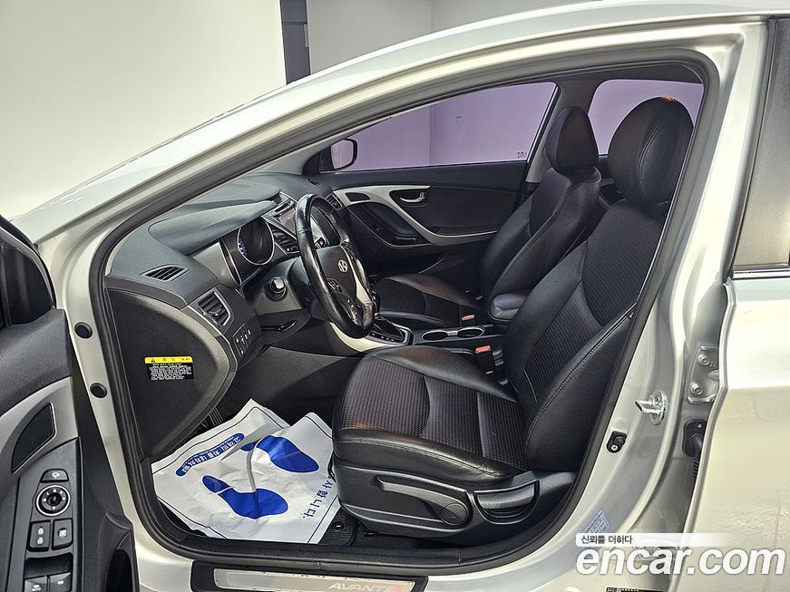 Hyundai AVANTE 2015