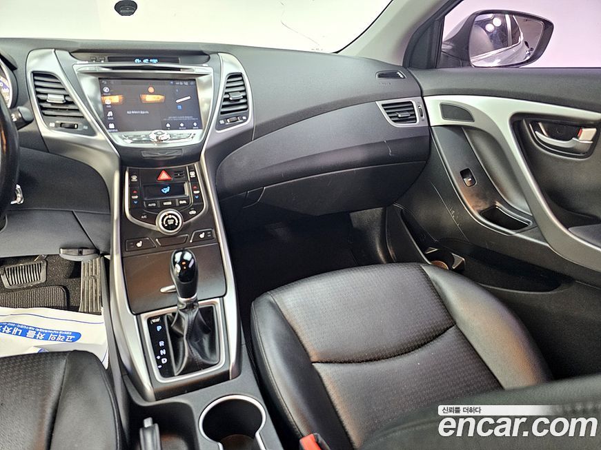 Hyundai AVANTE 2015
