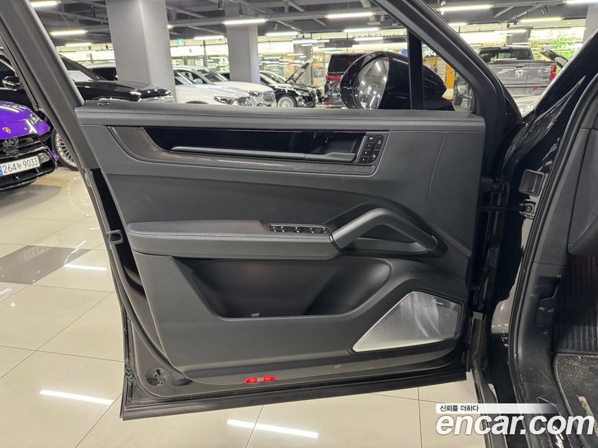 Porsche Cayenne 2025