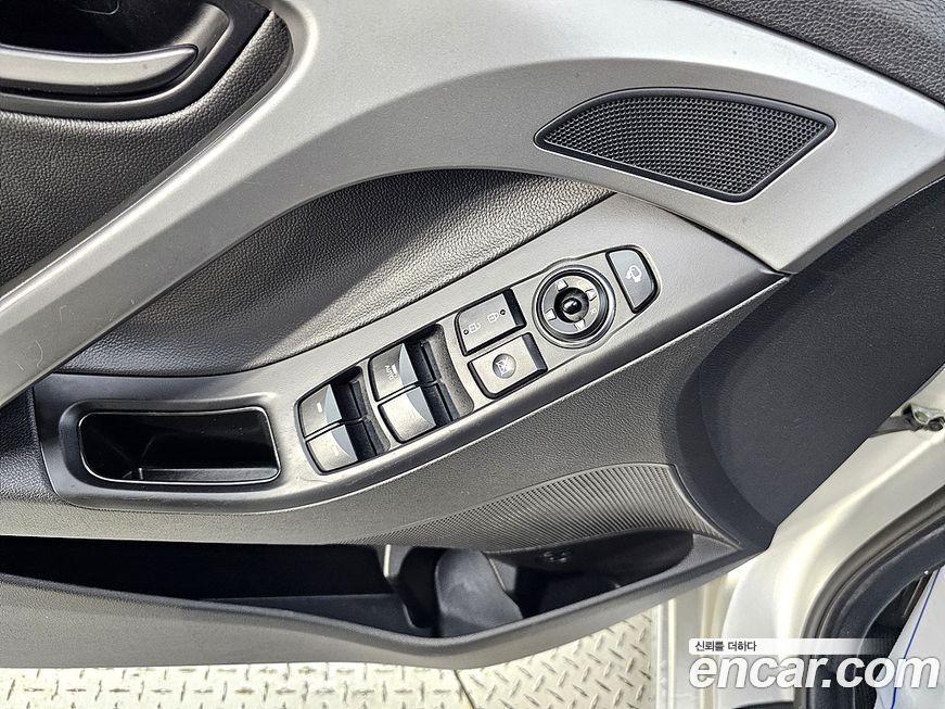 Hyundai AVANTE 2015