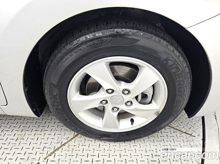 Hyundai AVANTE 2015