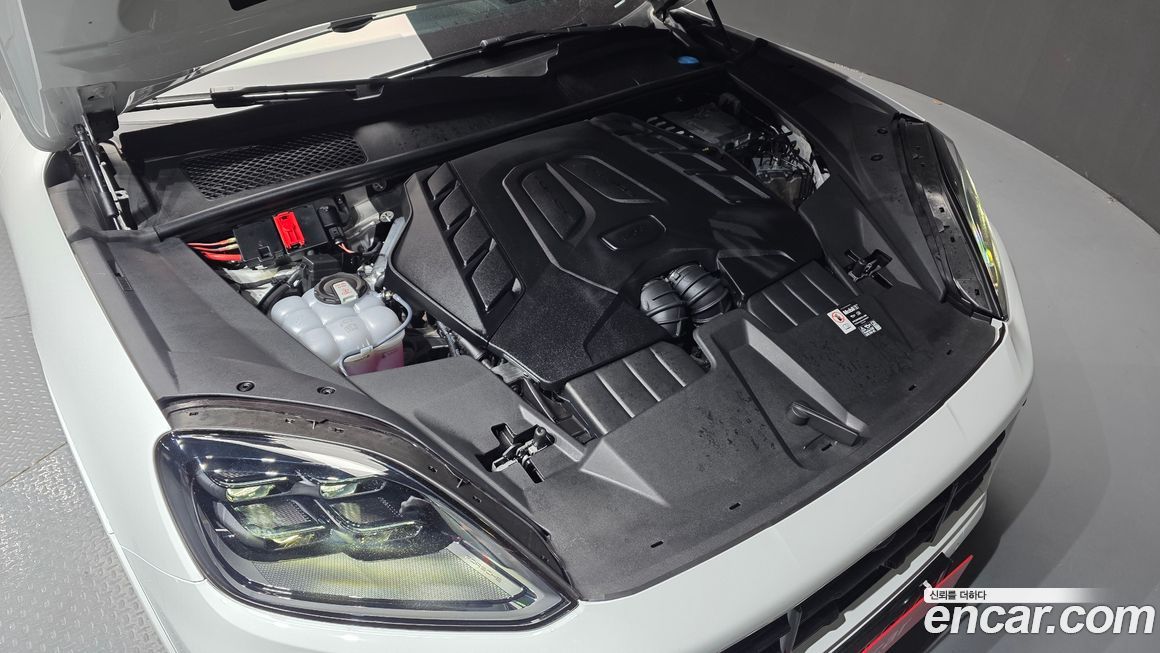 Porsche Cayenne 2025