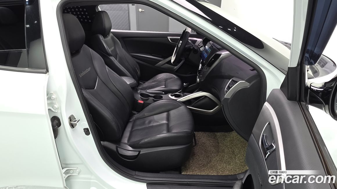 Hyundai Veloster 2013